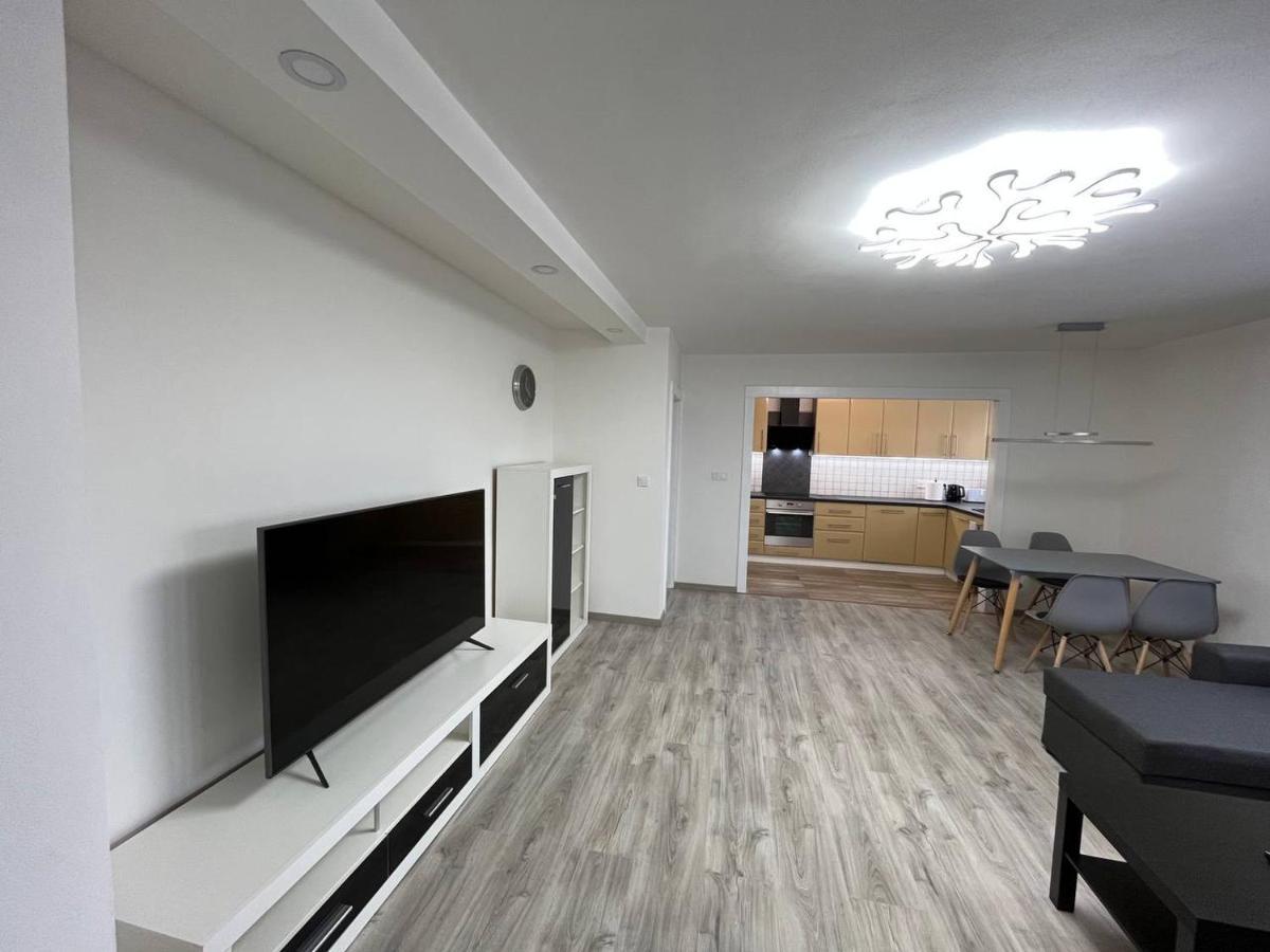 Apartment Golden Prague 78 Vestec  Exterior foto